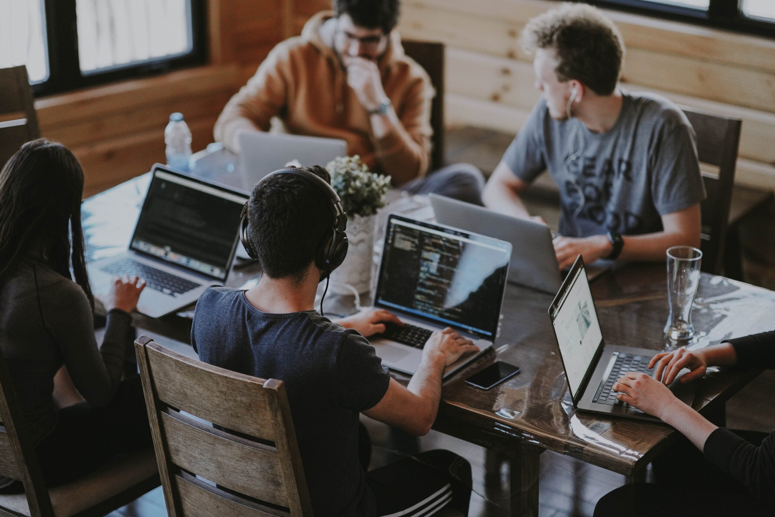 annie-spratt-QckxruozjRg-unsplash-min fibre for business